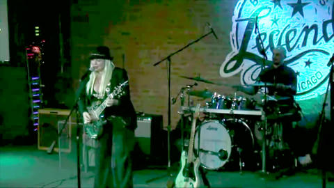 Bex Marshall Band (Bex Marshall, Nigel Ball, Alexei Gittens).