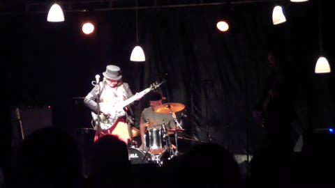 Bex Marshall Band (Bex Marshall, Nigel Ball, Alexei Gittens).